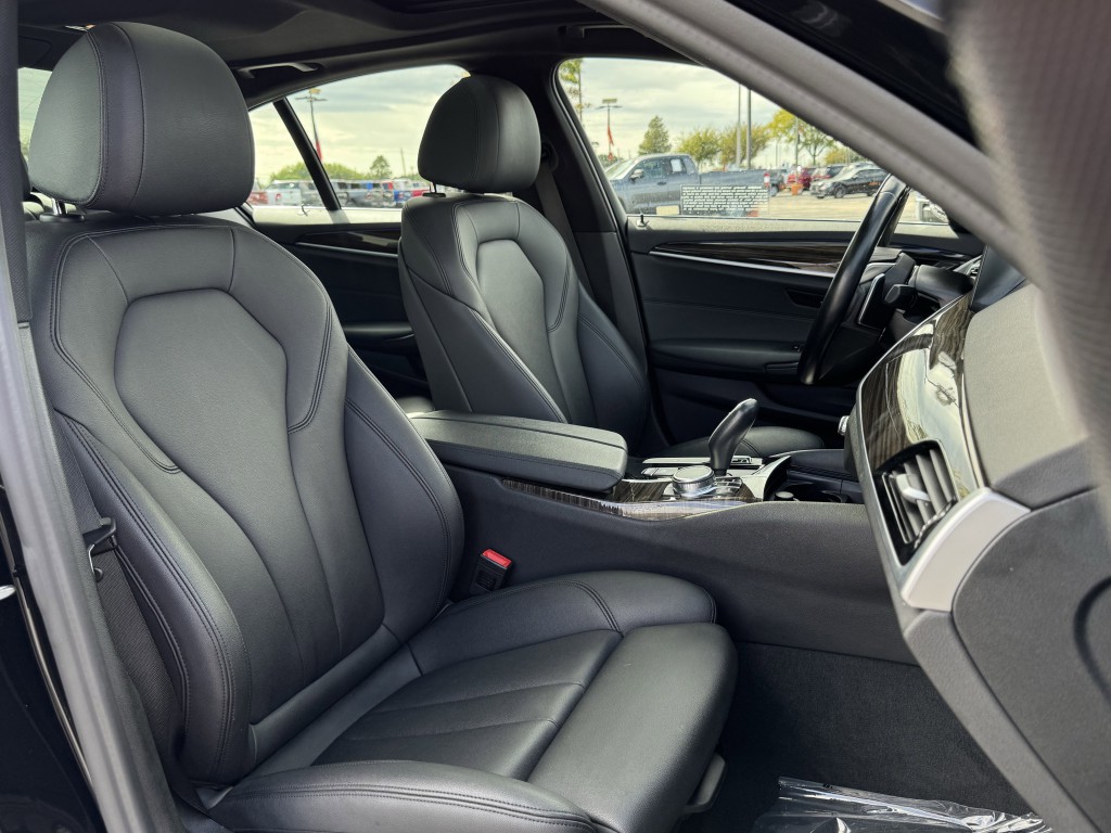 2019 BMW 5 Series Image 25