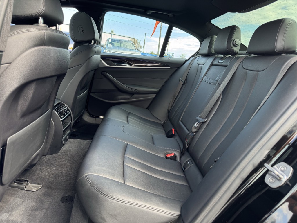 2019 BMW 5 Series Image 27