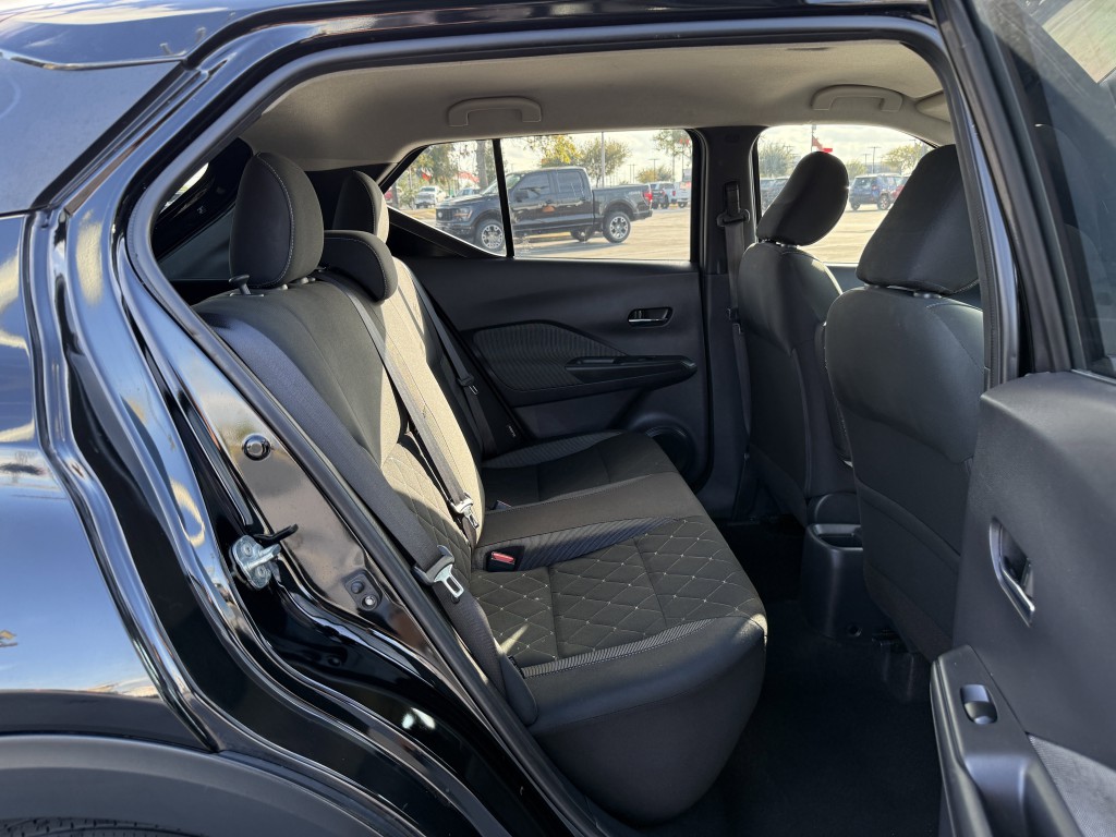 2020 Nissan Kicks Image 25