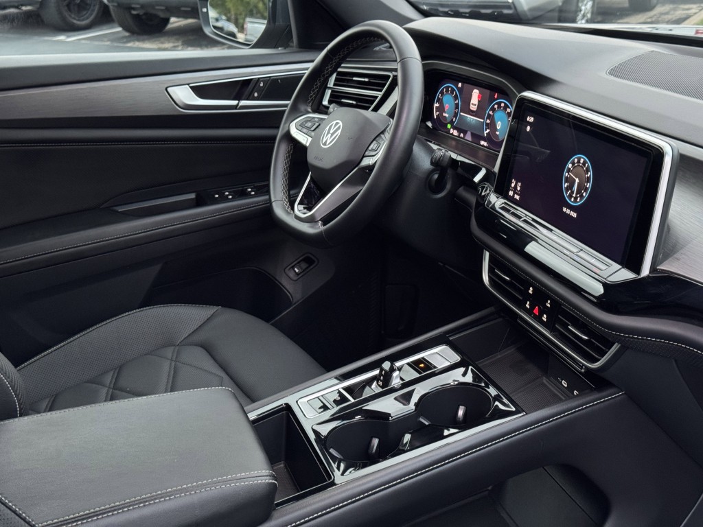 2024 Volkswagen Atlas Cross Sport Image 13