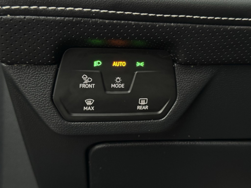 2024 Volkswagen Atlas Cross Sport Image 24