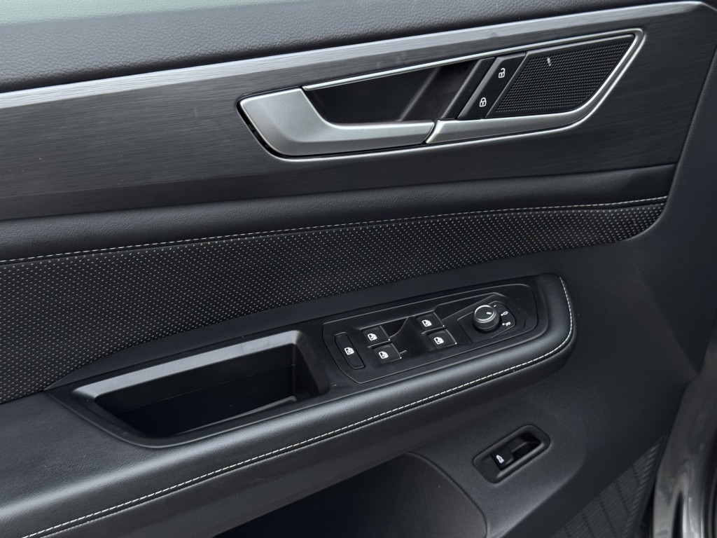2024 Volkswagen Atlas Cross Sport Image 25