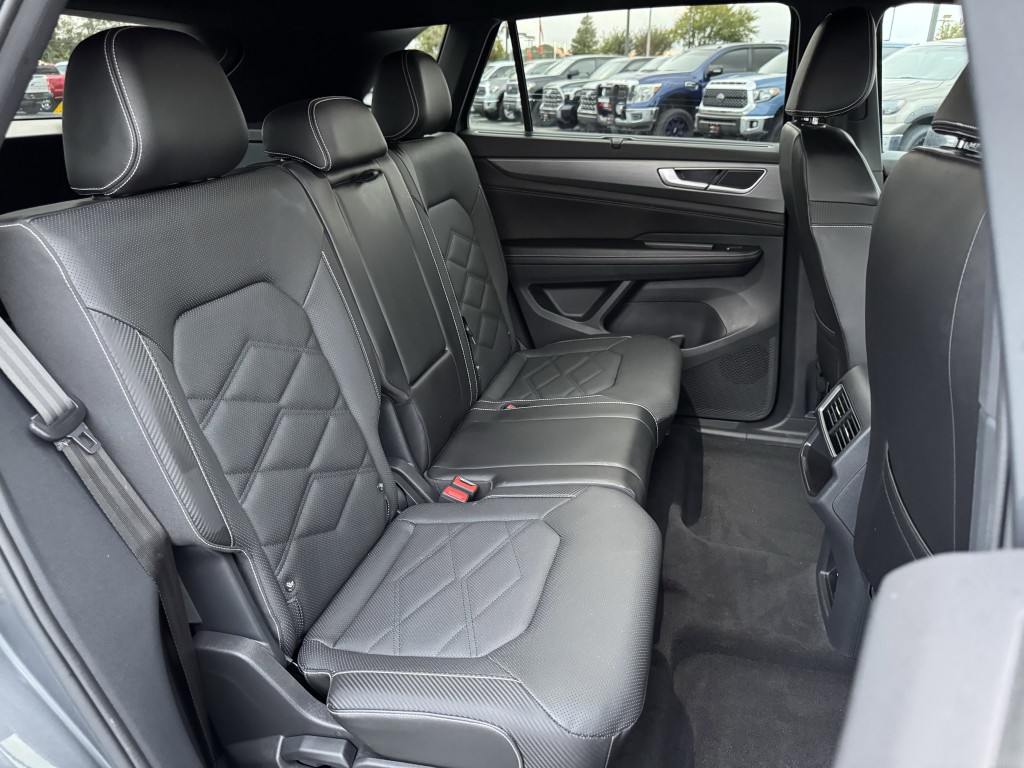2024 Volkswagen Atlas Cross Sport Image 28