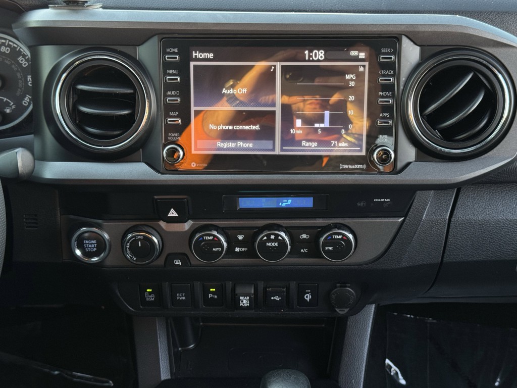 2021 Toyota Tacoma Image 19