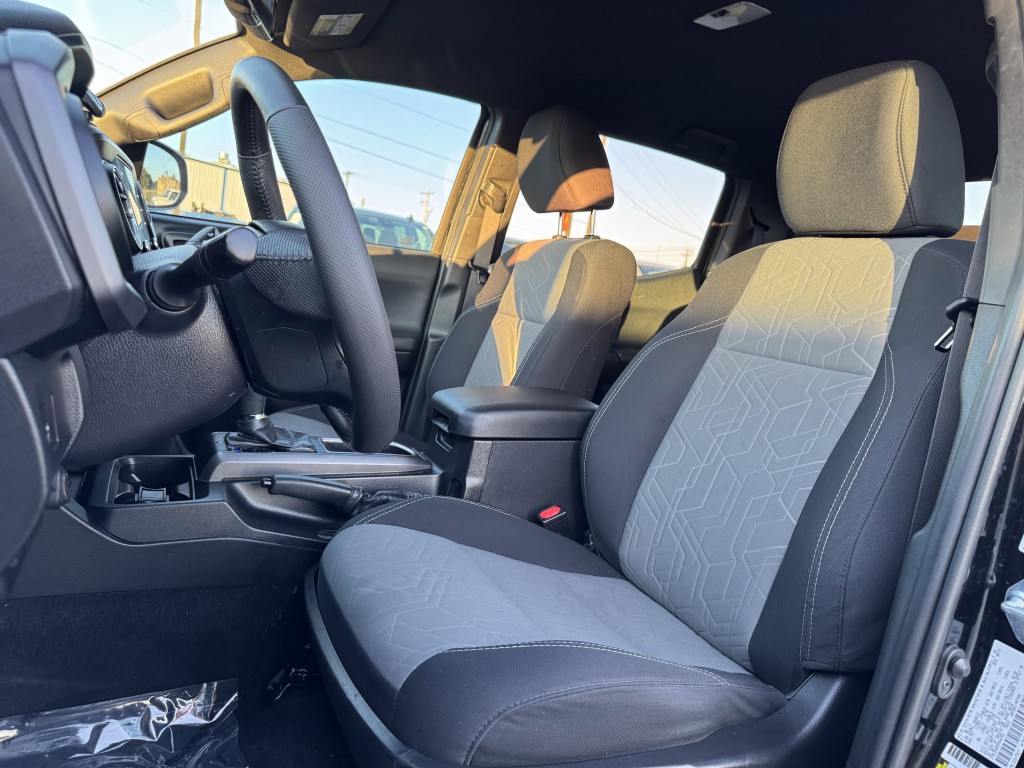 2021 Toyota Tacoma Image 25