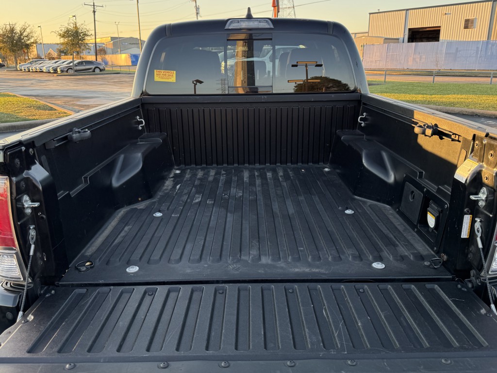 2021 Toyota Tacoma Image 30