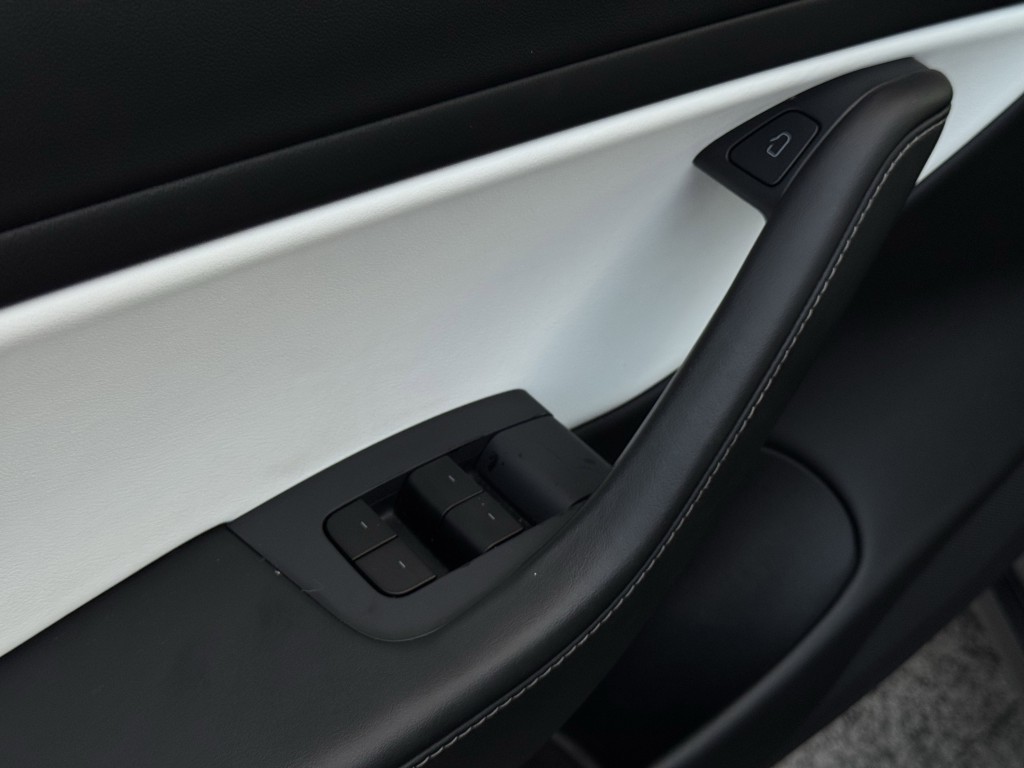 2021 Tesla Model 3 Image 21