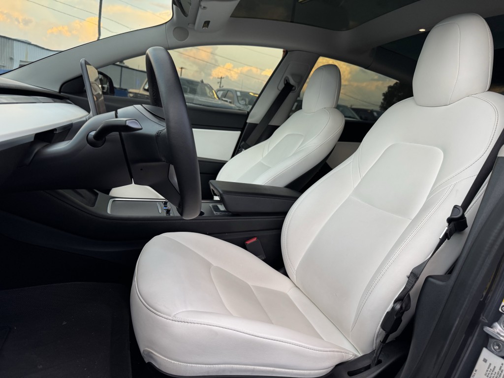 2021 Tesla Model 3 Image 22