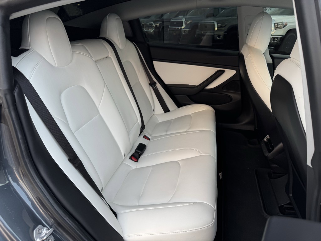 2021 Tesla Model 3 Image 24