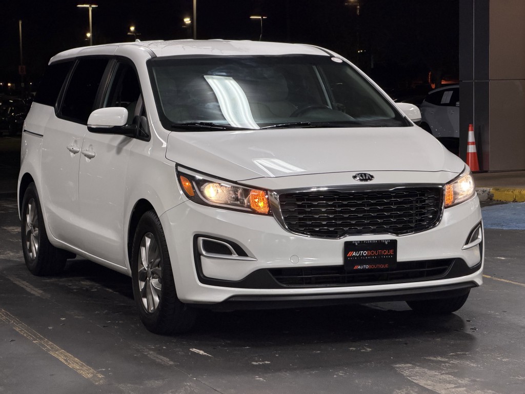 2021 Kia Sedona Image 3