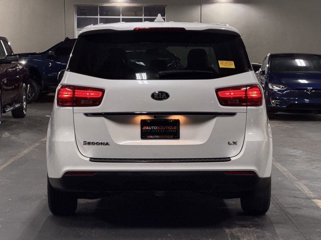 2021 Kia Sedona Image 7