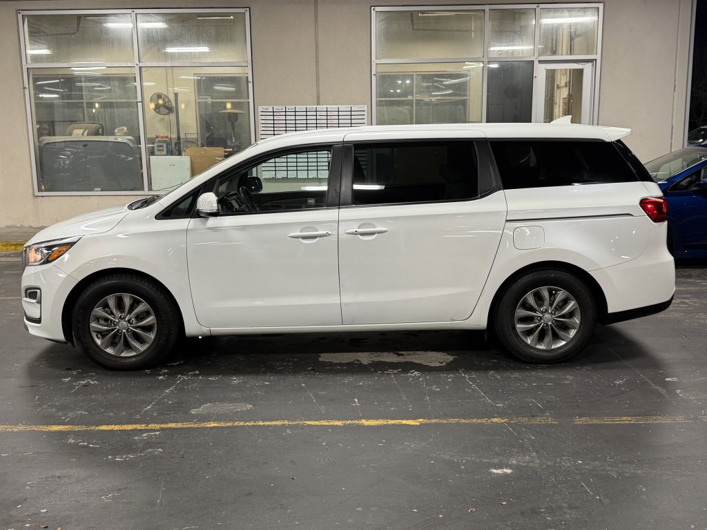 2021 Kia Sedona Image 9