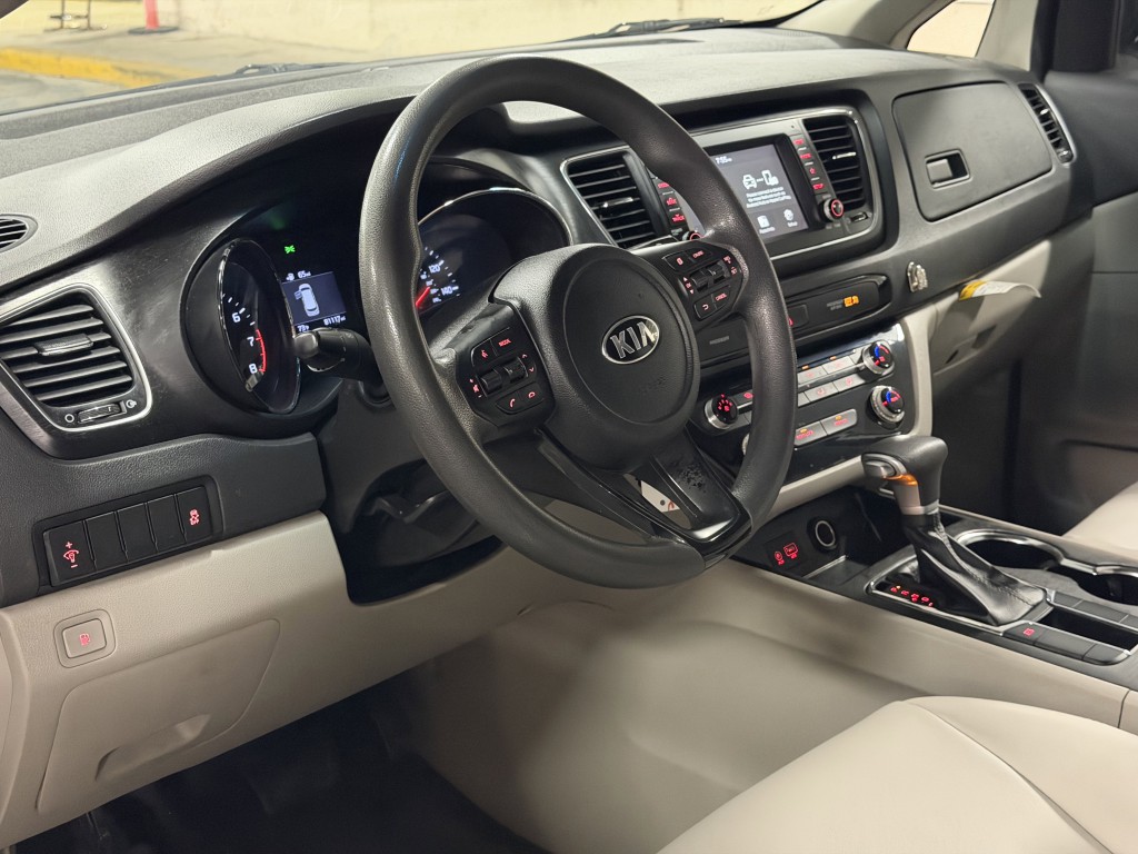 2021 Kia Sedona Image 11