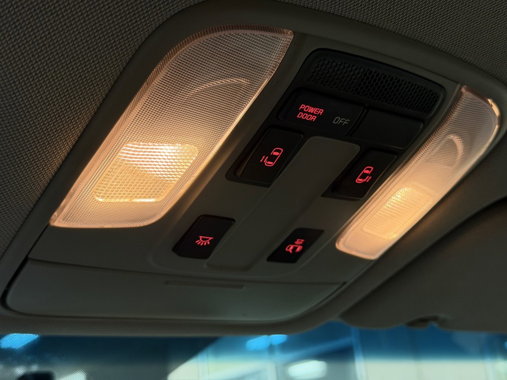 2021 Kia Sedona Image 19