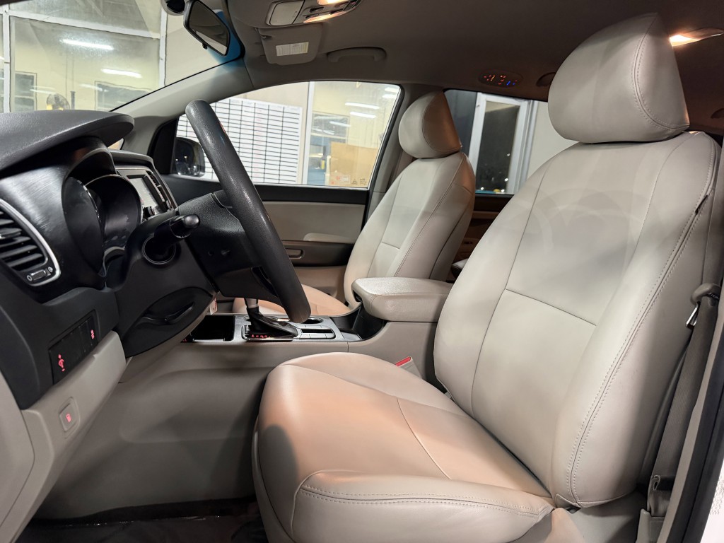 2021 Kia Sedona Image 21