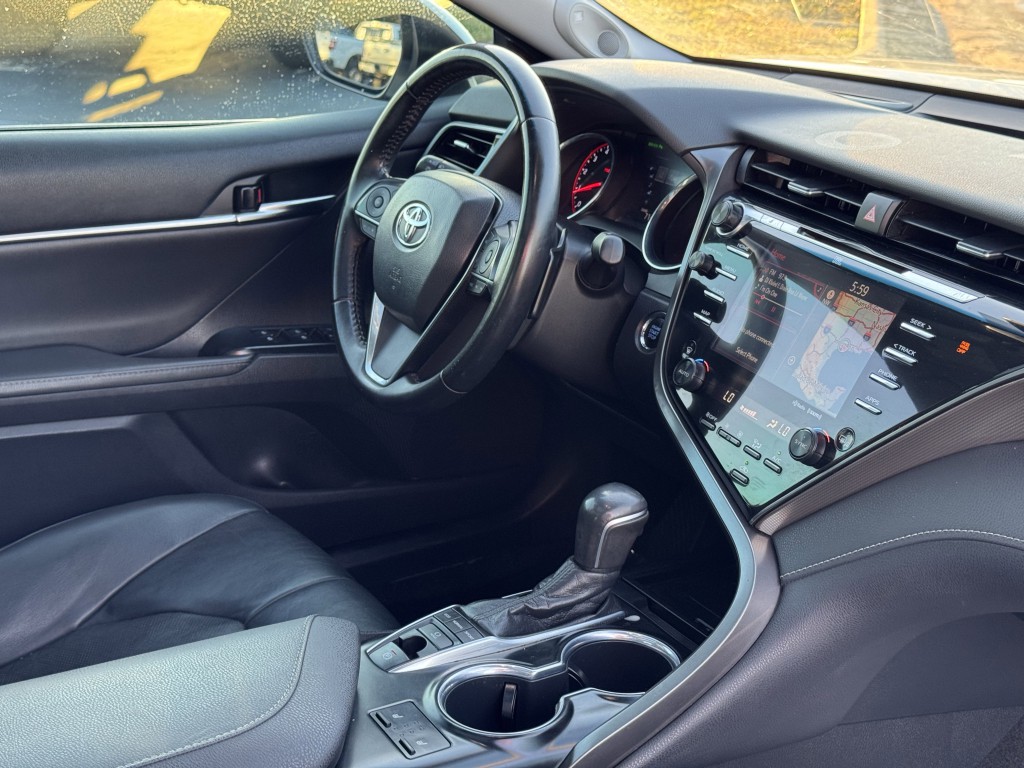 2019 Toyota Camry Image 12