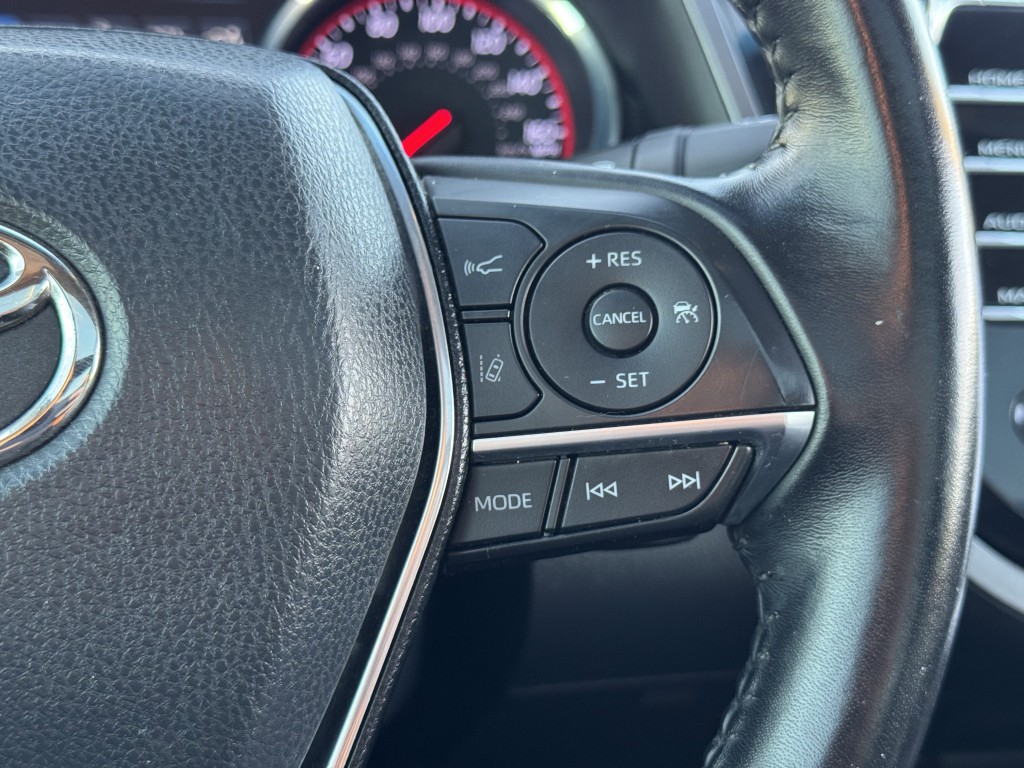 2019 Toyota Camry Image 16