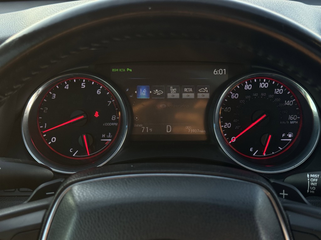 2019 Toyota Camry Image 17