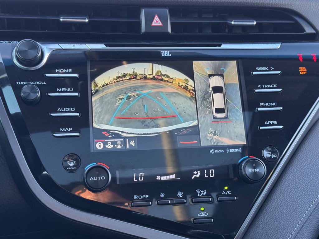 2019 Toyota Camry Image 20