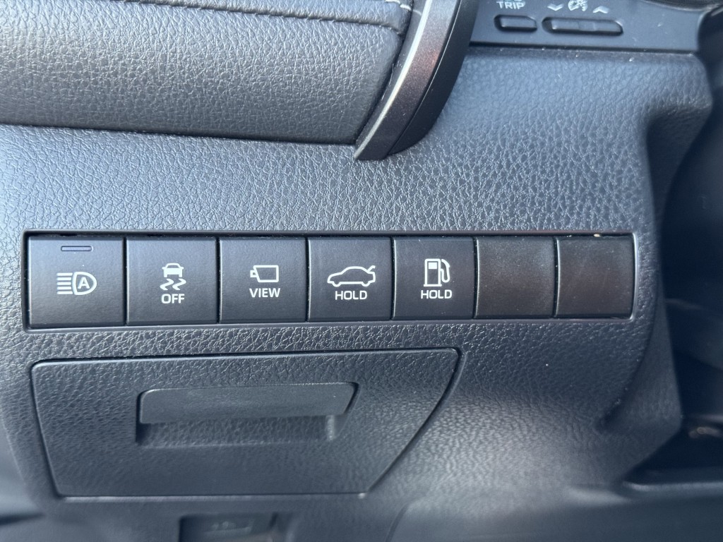 2019 Toyota Camry Image 23