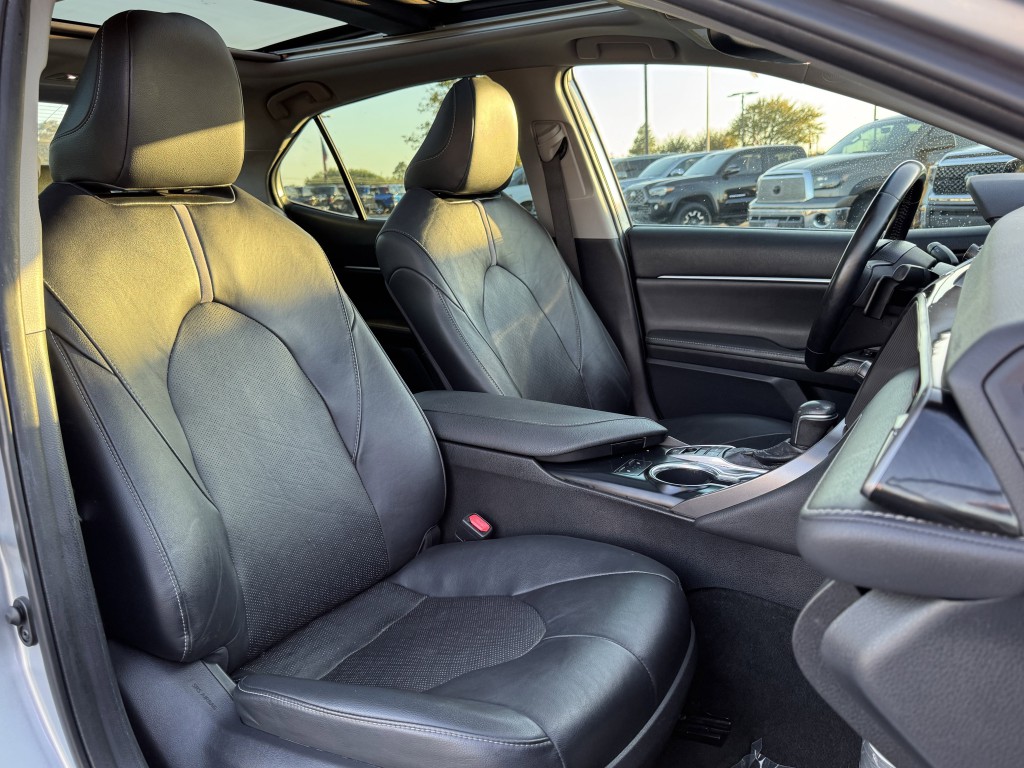 2019 Toyota Camry Image 26