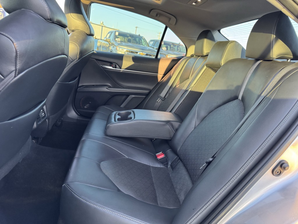 2019 Toyota Camry Image 28