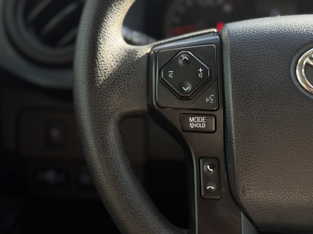 2020 Toyota Tacoma Image 16