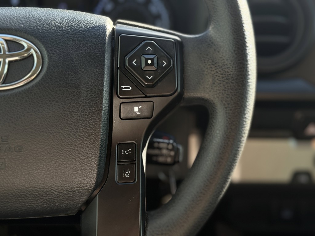 2020 Toyota Tacoma Image 17