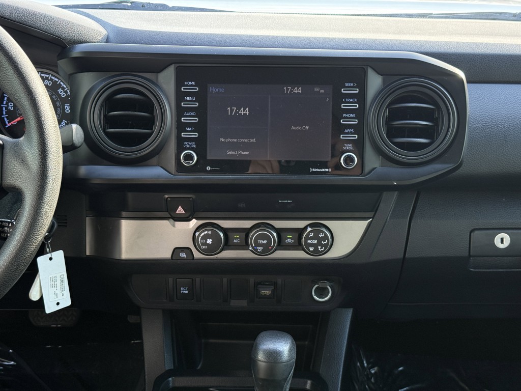 2020 Toyota Tacoma Image 19