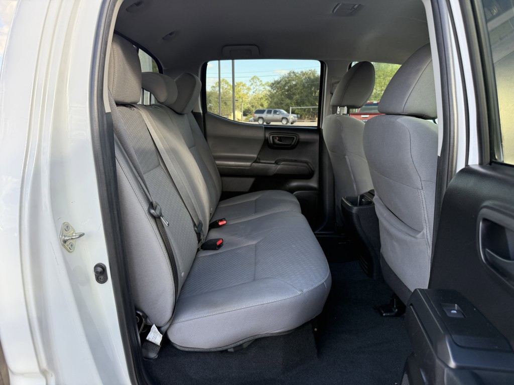 2020 Toyota Tacoma Image 26