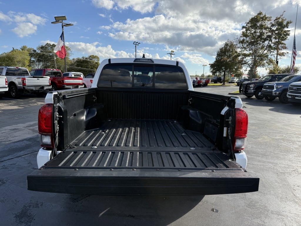 2020 Toyota Tacoma Image 28