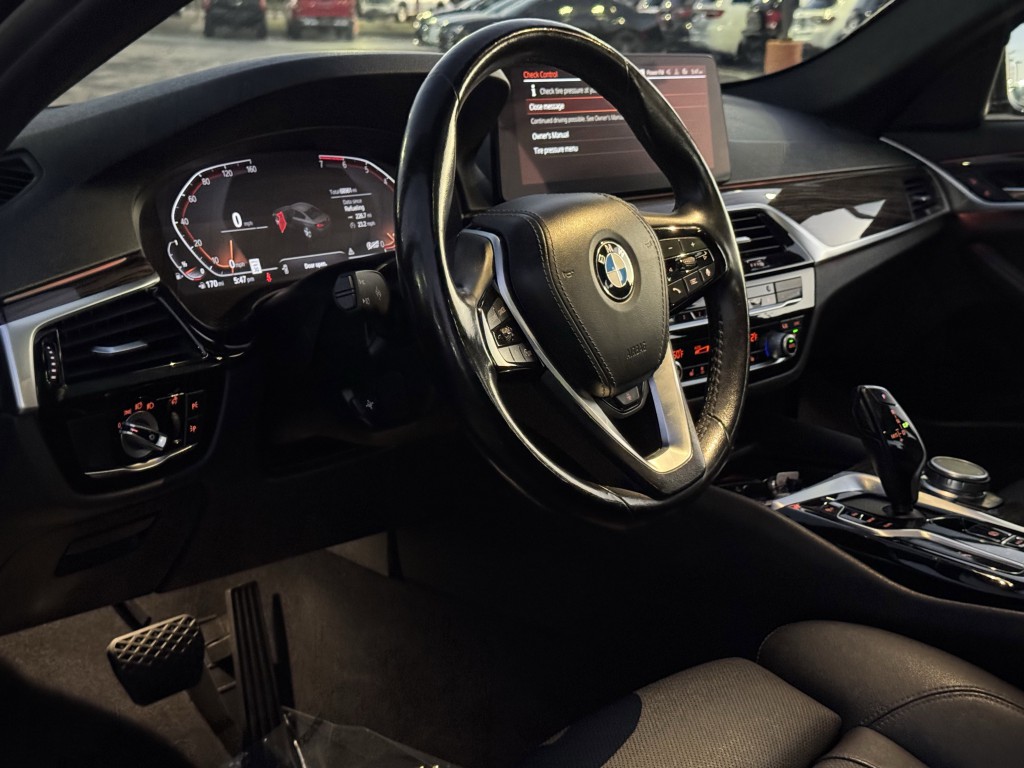 2021 BMW 5 Series Image 11