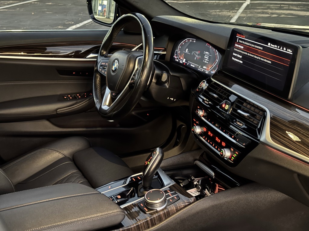 2021 BMW 5 Series Image 12