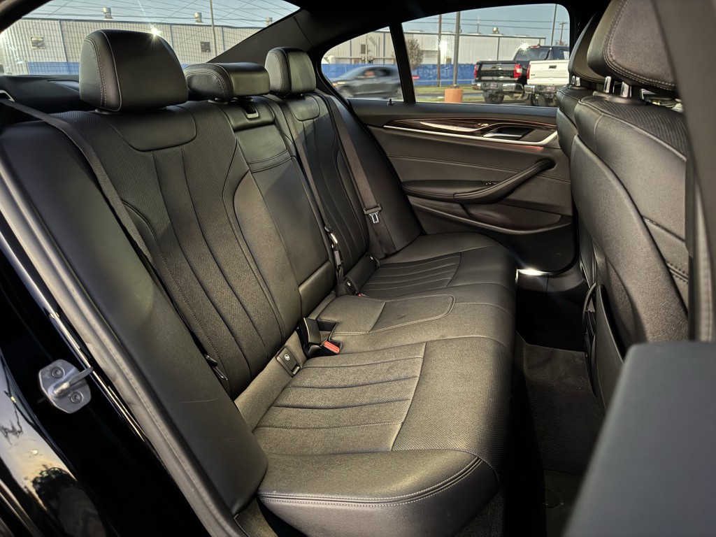 2021 BMW 5 Series Image 27