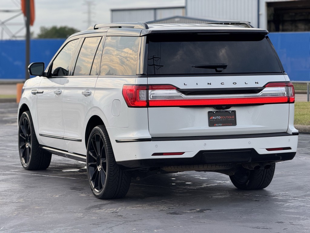2020 Lincoln Navigator Image 9