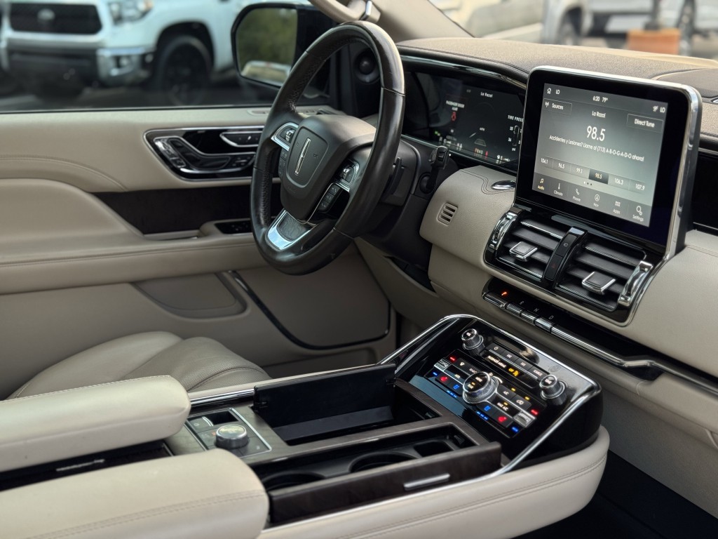2020 Lincoln Navigator Image 13