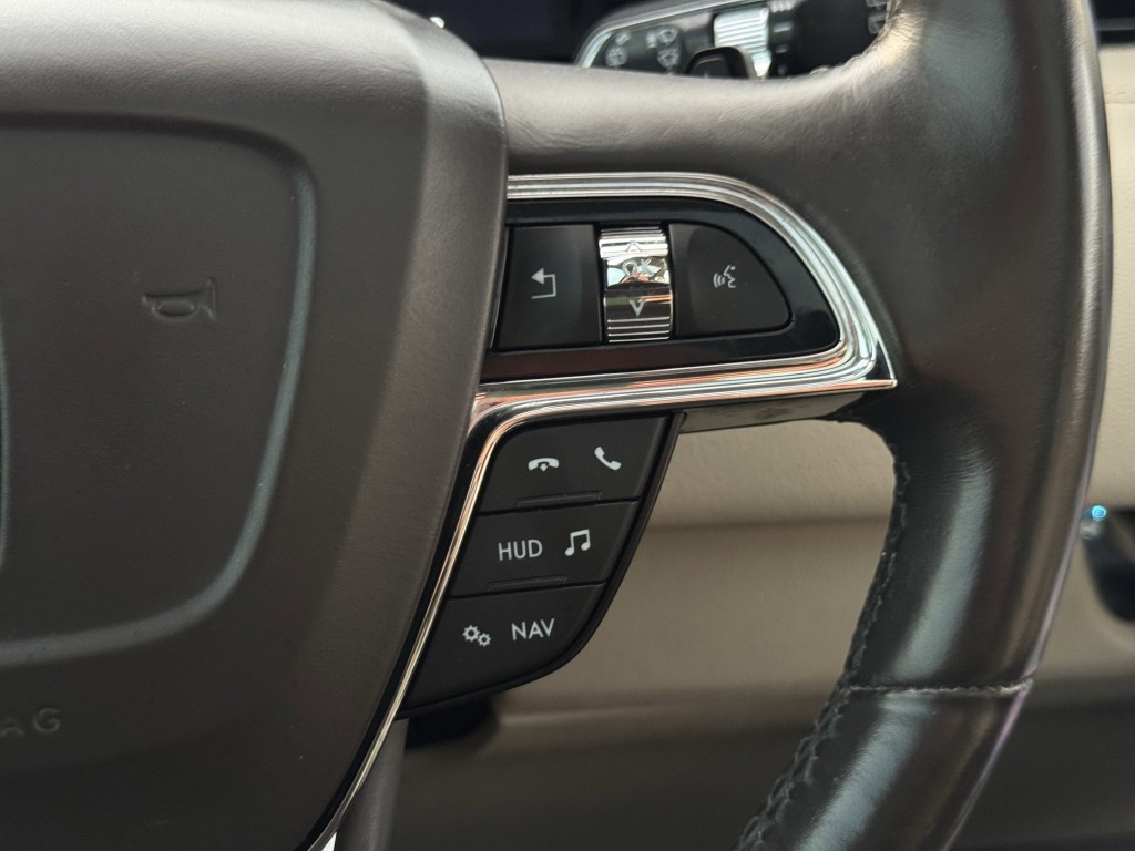 2020 Lincoln Navigator Image 17