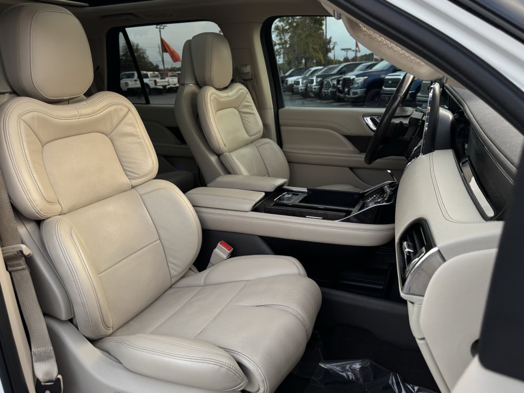 2020 Lincoln Navigator Image 29