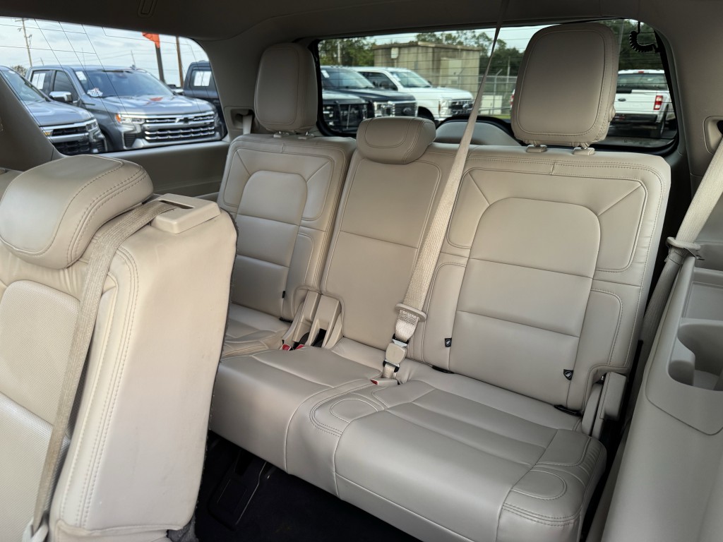 2020 Lincoln Navigator Image 32