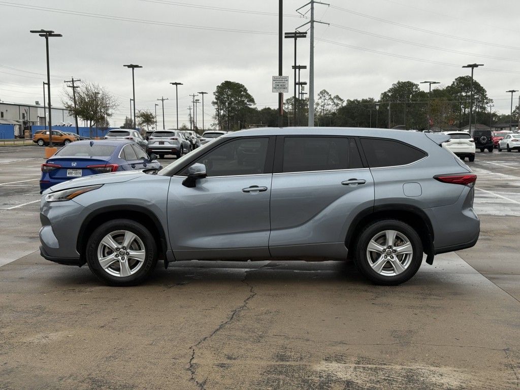 2022 Toyota Highlander Image 11