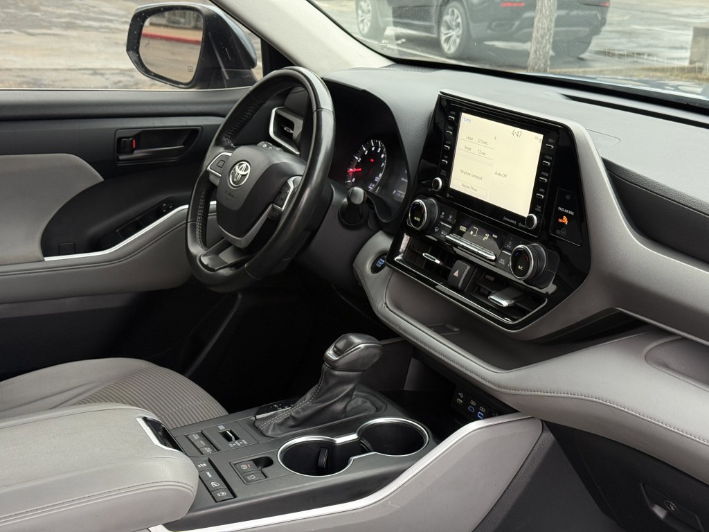 2022 Toyota Highlander Image 14