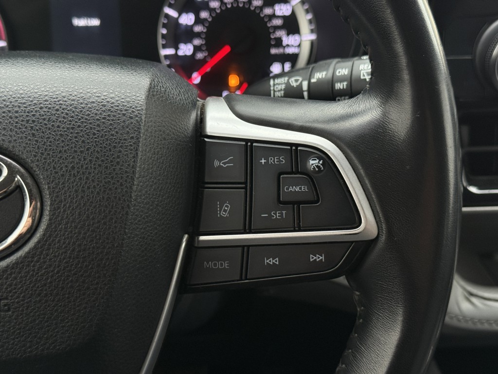 2022 Toyota Highlander Image 18
