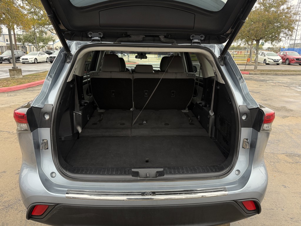 2022 Toyota Highlander Image 36