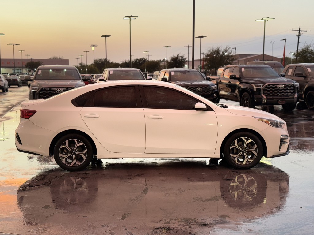 2021 Kia Forte Image 9