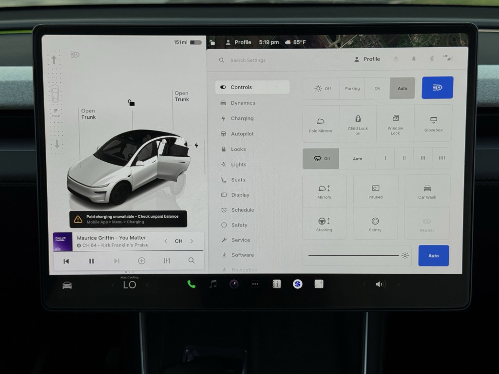2026 Tesla Model Y Image 17