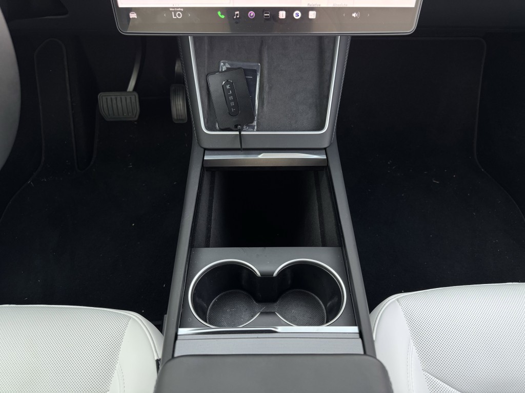 2026 Tesla Model Y Image 21