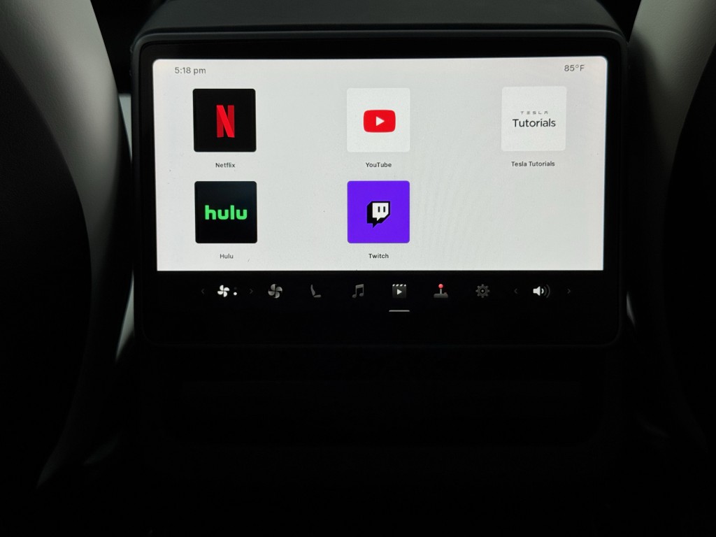 2026 Tesla Model Y Image 29