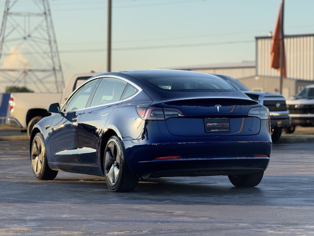 2019 Tesla Model 3 Image 8