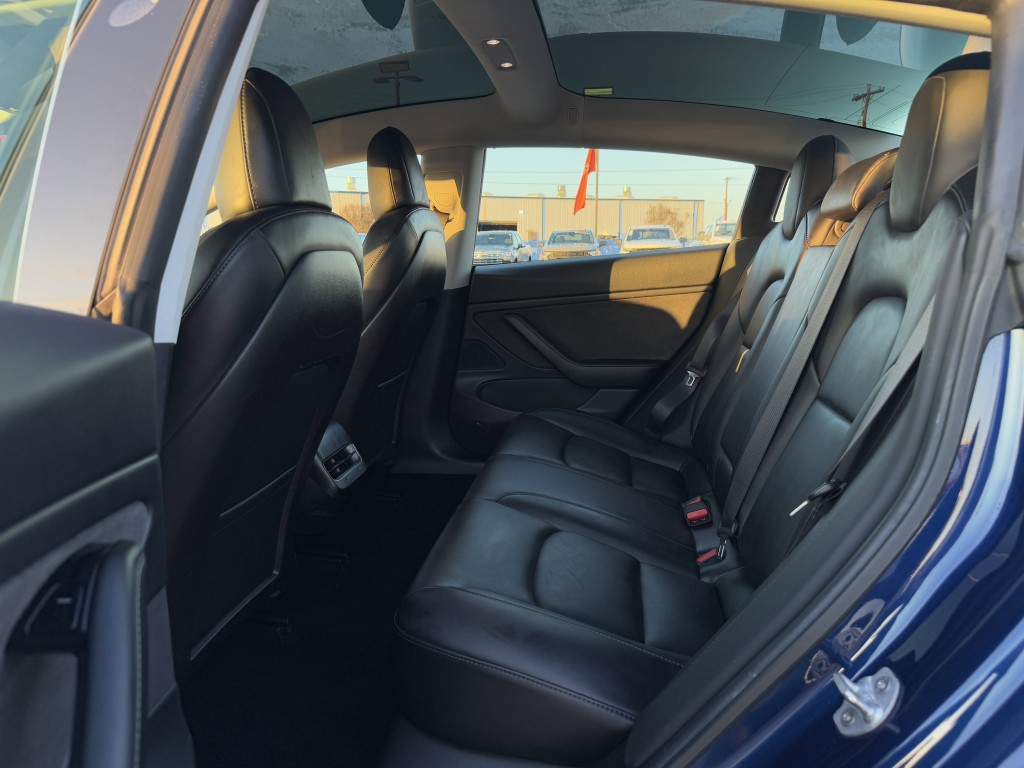 2019 Tesla Model 3 Image 27
