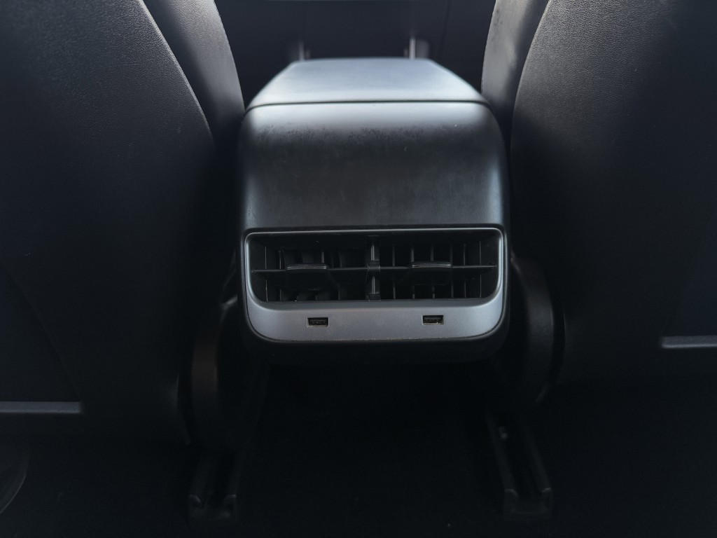 2019 Tesla Model 3 Image 28